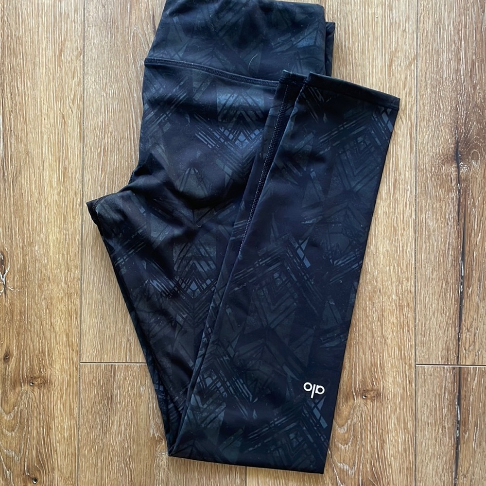 Alo leggings with army green print SZ M